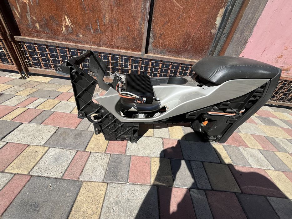 Продам підлокітник для форд це макс