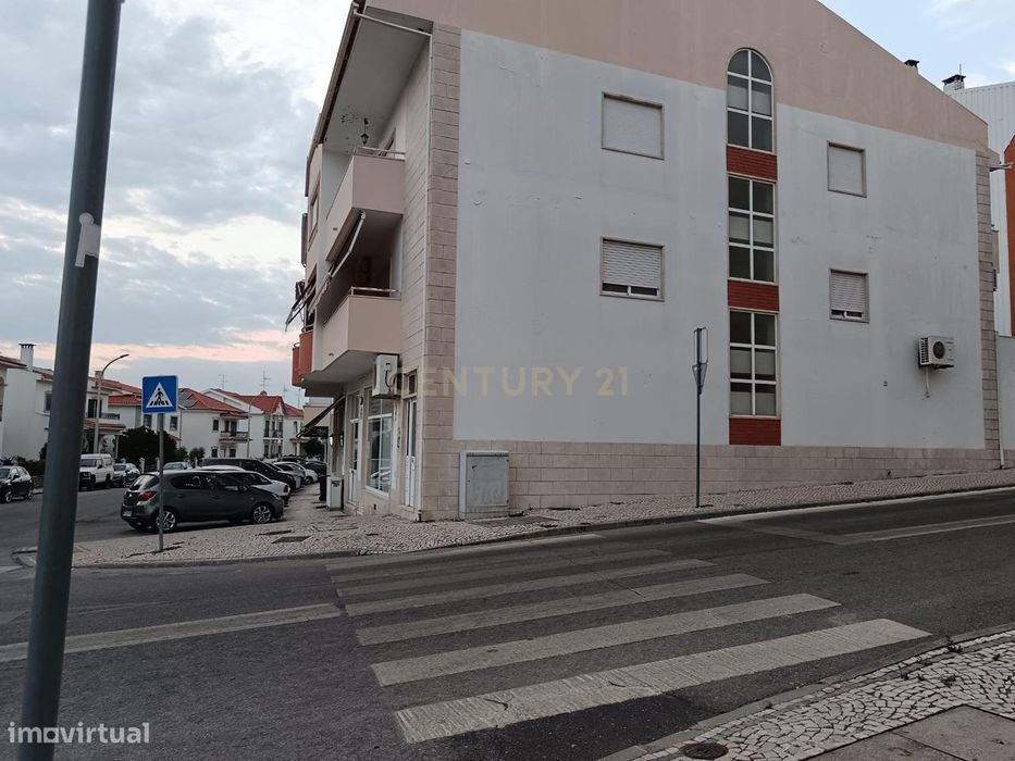 Loja para comercio com 220 m2, em Castelo Branco