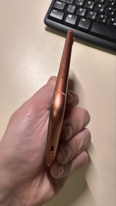 Продам Iphone XR 128gb coral