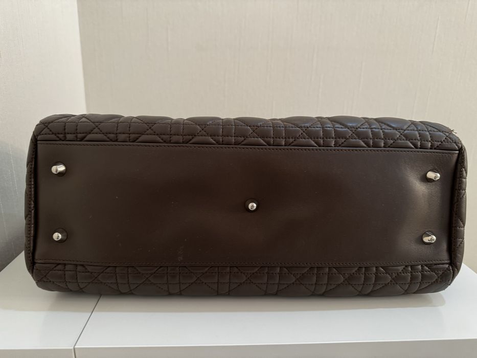 Продам оригинальную сумку Dior