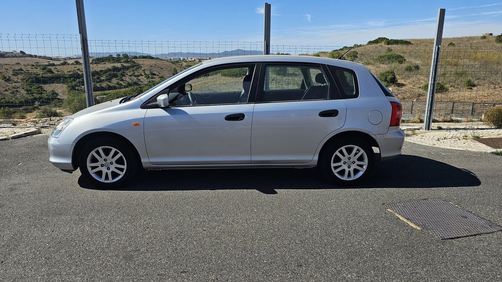 Honda Civic 1.4 estimado poucos kms