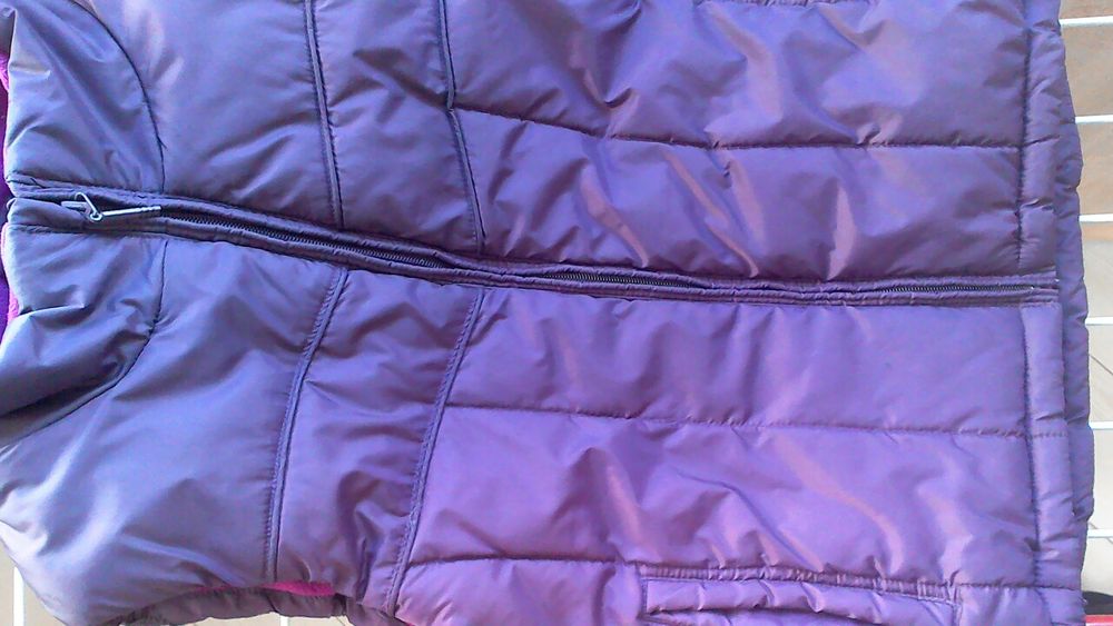 Продам жилет для девочки