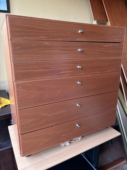 Conjunto de comodas e mesas de cabeceira