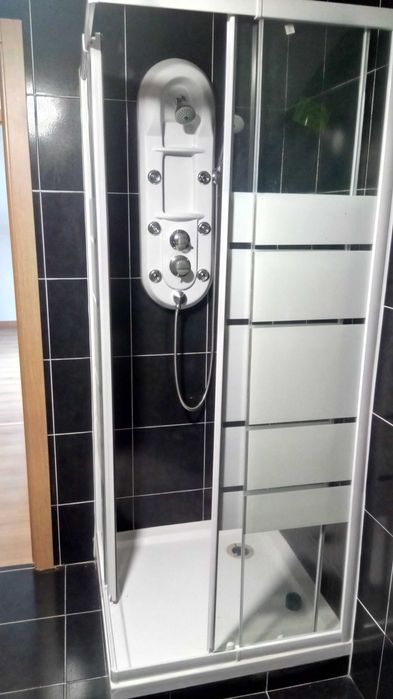 Alugo quarto Est. N.8