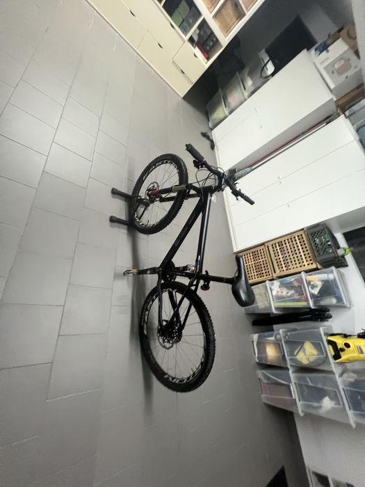Bicicleta Cube em Carbono