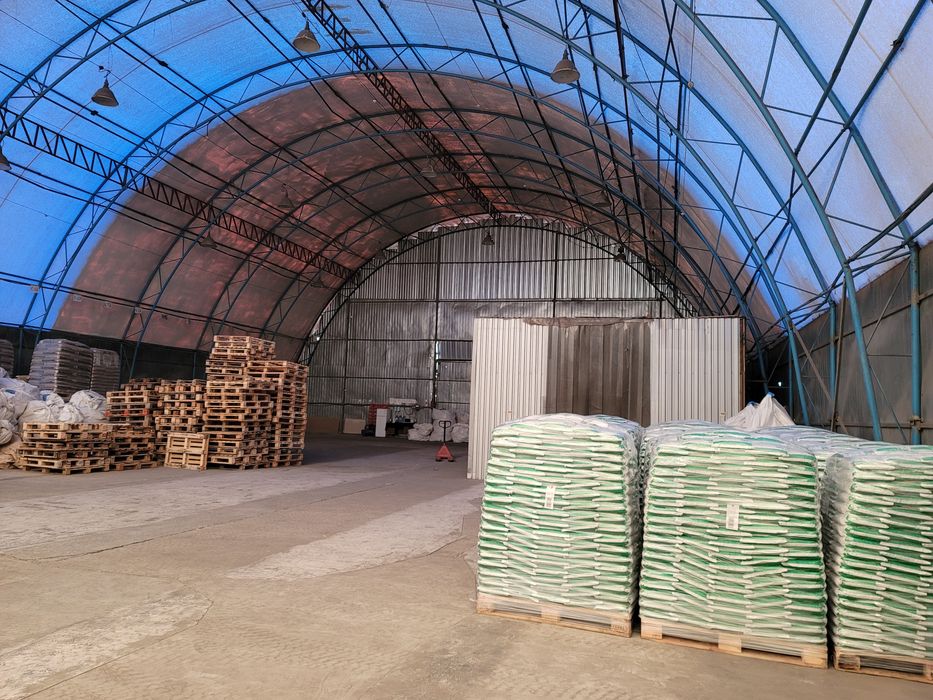 Продам склад 1000кв.м. левый берег , наша правда СВЕТ НЕ ОТКЛЮЧАЮТ