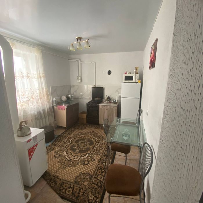 Продам 2-х повирховий будинок