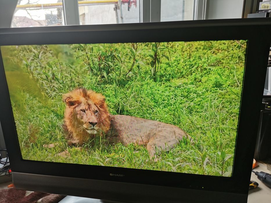 Телевізор sharp 32"