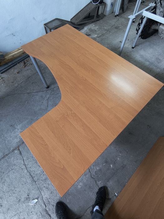 ** stół biurowy z szafką**