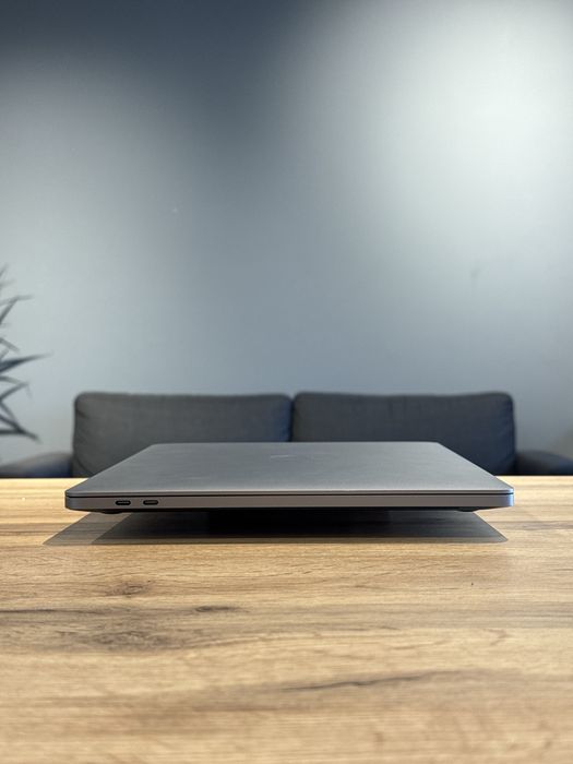 MacBook Pro 16 2019 i9 64/4tb pro 5500m 8gb ! Гарантія від магазину !