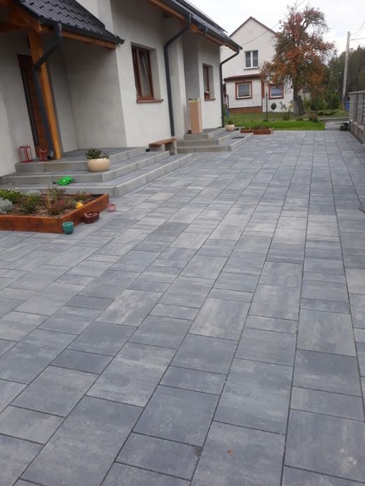 Układanie kostki brukowej