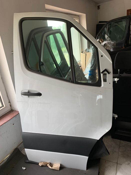 Drzwi przednie prawe Mercedes-Benz Sprinter 907 Różne kolory