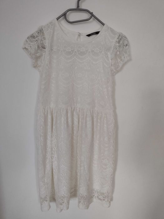 Kremowa sukienka dziewczęca