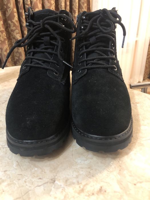 Черевики Reserved