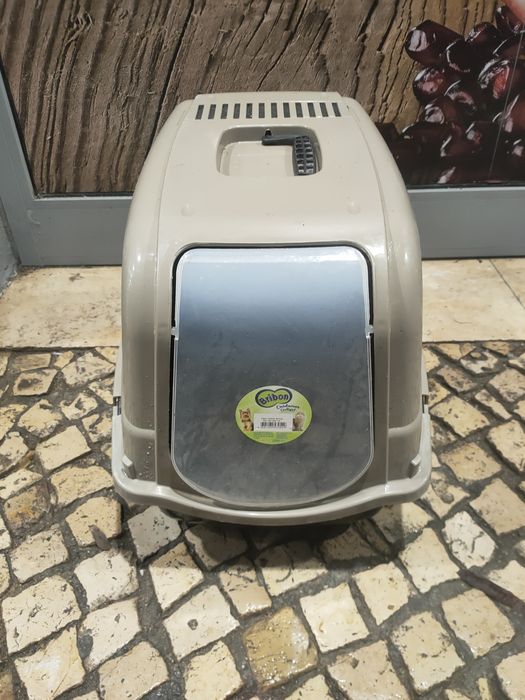 Casa para gatos em bom estado