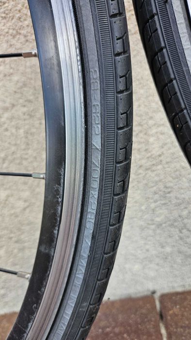 Koła szosowe B'TWIN AERO 28 z oponami Vittoria
