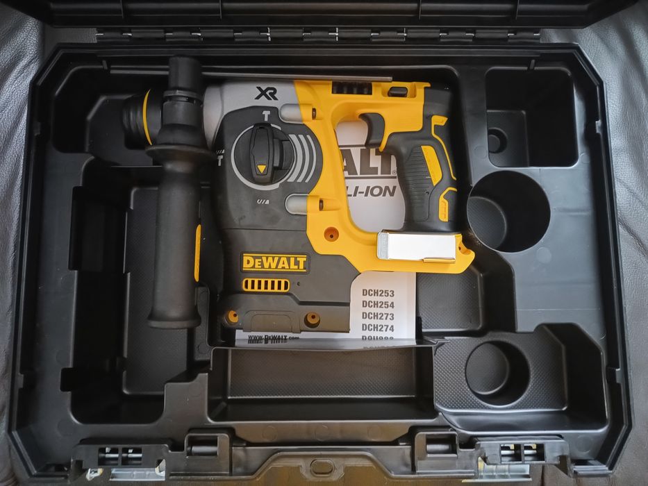 Перфоратор акумуляторний безщітковий SDS-Plus DeWALT DCH273NT