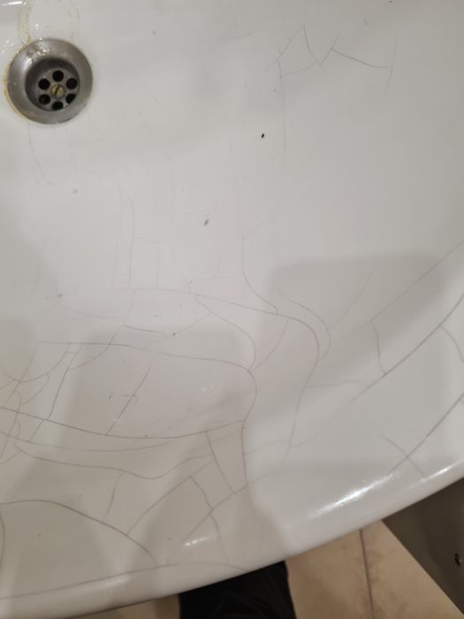 Тумба з умивальником та дзеркальною шафою, змішувач, сіфон