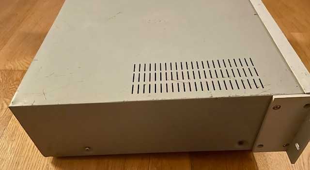 Akai S900 - Gotek, dobry wyświetlacz, uszy