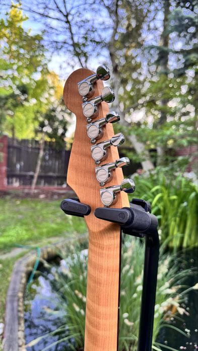 Gitara Majesty Customs Stratocaster