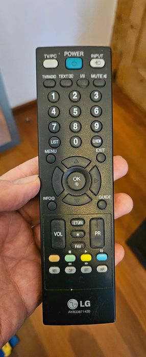 LG TV 32 inches - with remote control