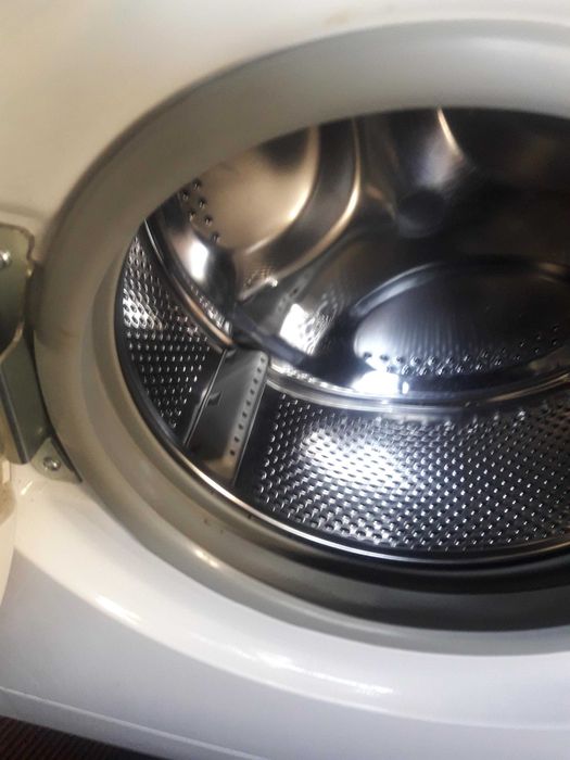 Вузька пральна машина   Indesit