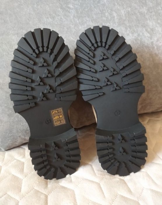 Туфлі Reserved на дівчинку 32-розміру