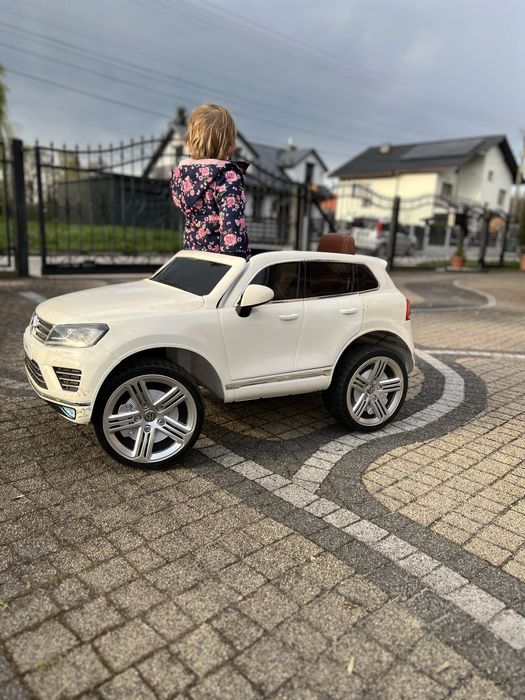 Pojazd akumulatorowy VOLKSWAGEN TOUAREG biały