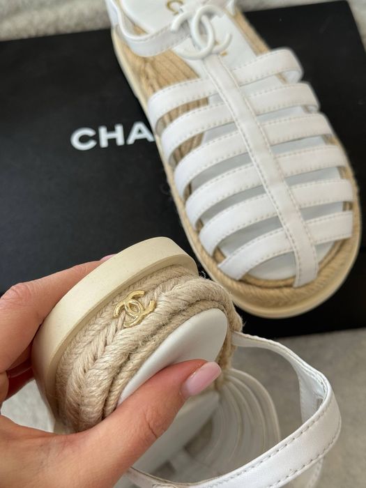 Босоніжки Chanel пудра, беж та білі шкіра