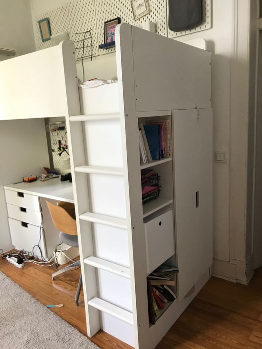 Sistema de Cama, secretaria e roupeiro, estilo SMASTAD Ikea. Ótimo estado. Vendo por mudança