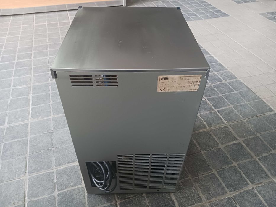 ACM1679 - Máquina de Gelo Industrial de 20kgs - Usada