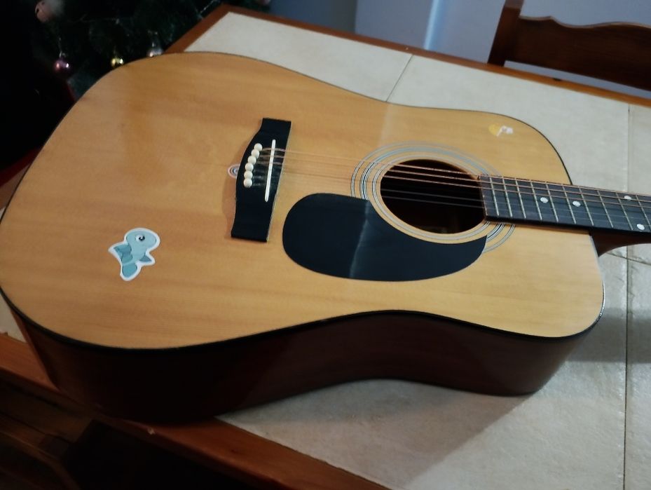 Vendo guitarra. Seminova