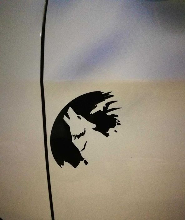 Наклейка Волк Белая светоотражающая ,Чёрная