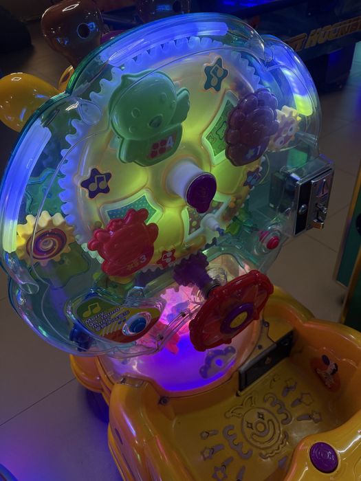 Продам ігровий автомат -качалку ʼЖирафʼ