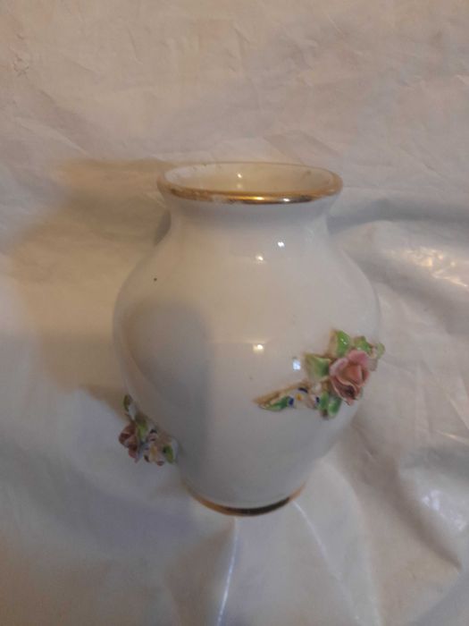 Jarra em Louça de Alcobaça ( Raul Bernarda ) ..  Muito antiga