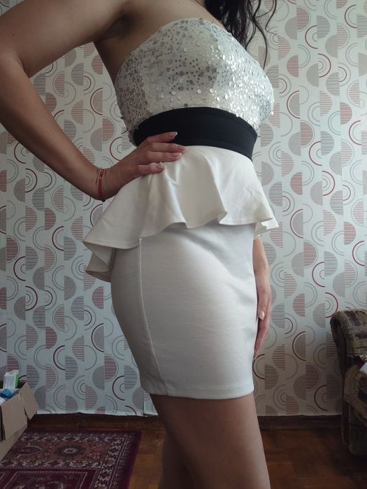 Сукня з паєтками