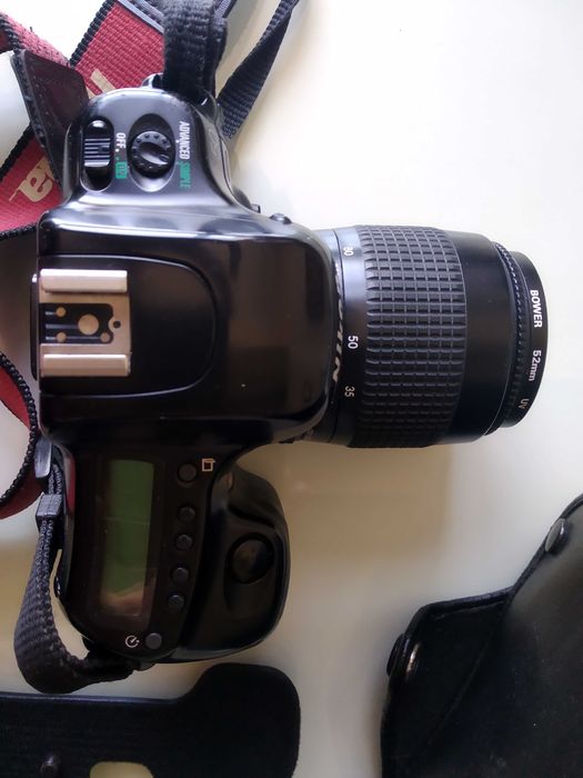 Máquina Fotográfica Nikon N50 com objectiva