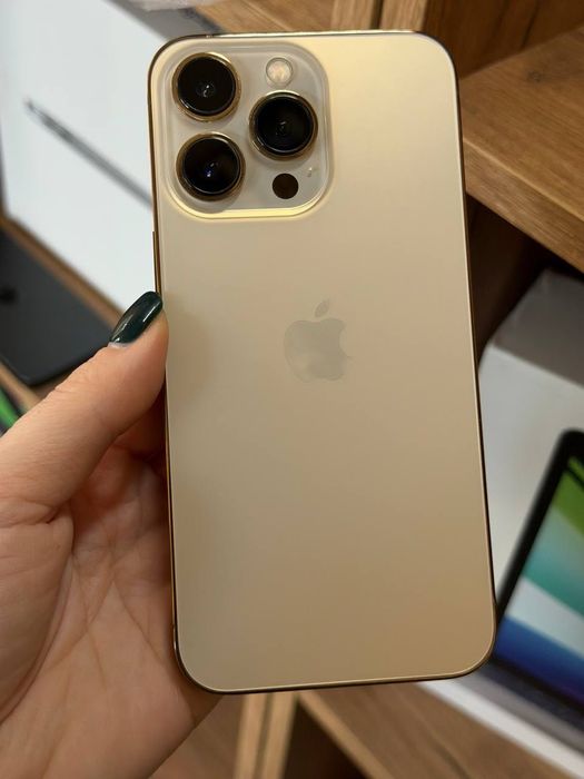 iPhone 13 Pro 256GB Gold (MLVK3)