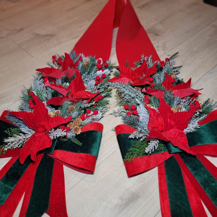 Dwustronna dekoracja na drzwi