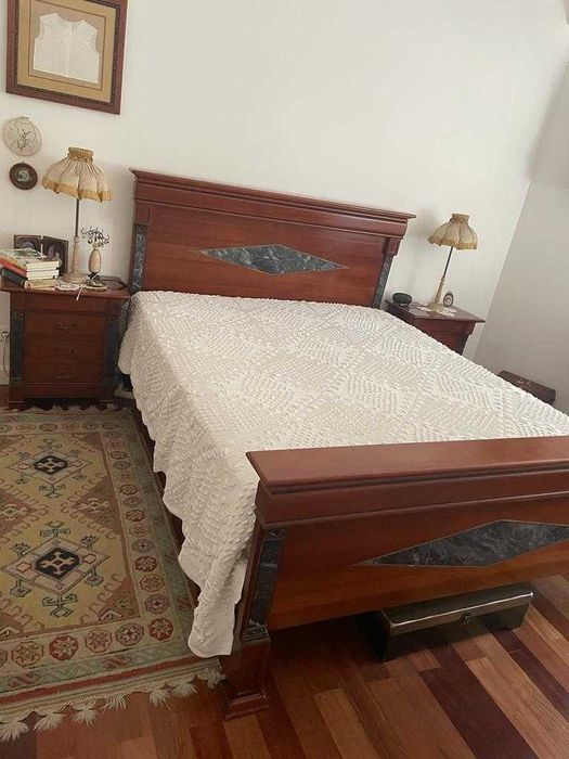 Mobília de quarto madeira maciça