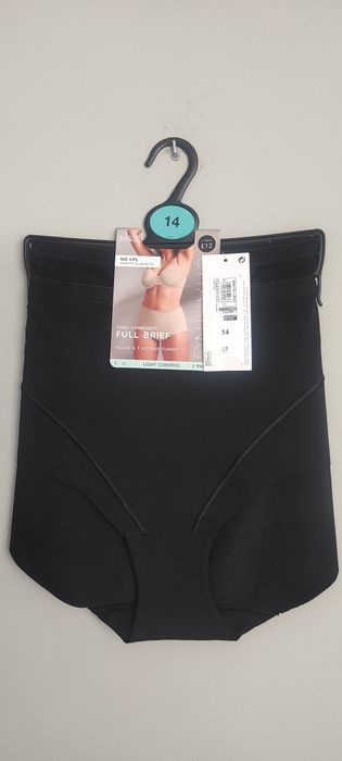 Modelujace figi 2 sztuki Marks &Spencer r.14(42)