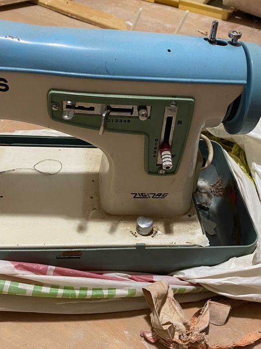 Швейная машина Jones