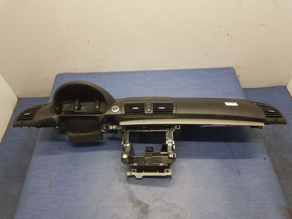 BMW 1 E81 LIFT DESKA ROZDZIELCZA