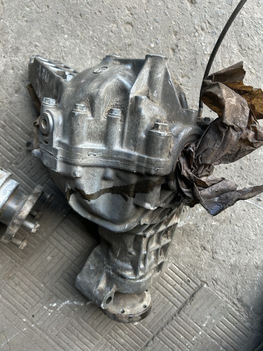 Передній та задній редуктор Мерседес мл 163 2.7 дизель 2000 Mersedes Ml163 2.7diesel