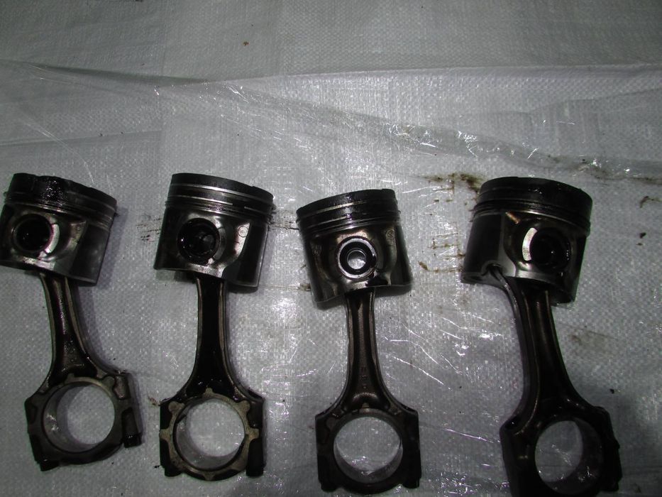 Поршень шатун Т-25 2.0 d4d 2004 toyota avensis тойота авенсіс