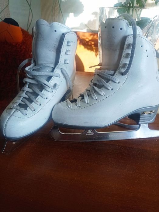 Ковзани на дівчинку