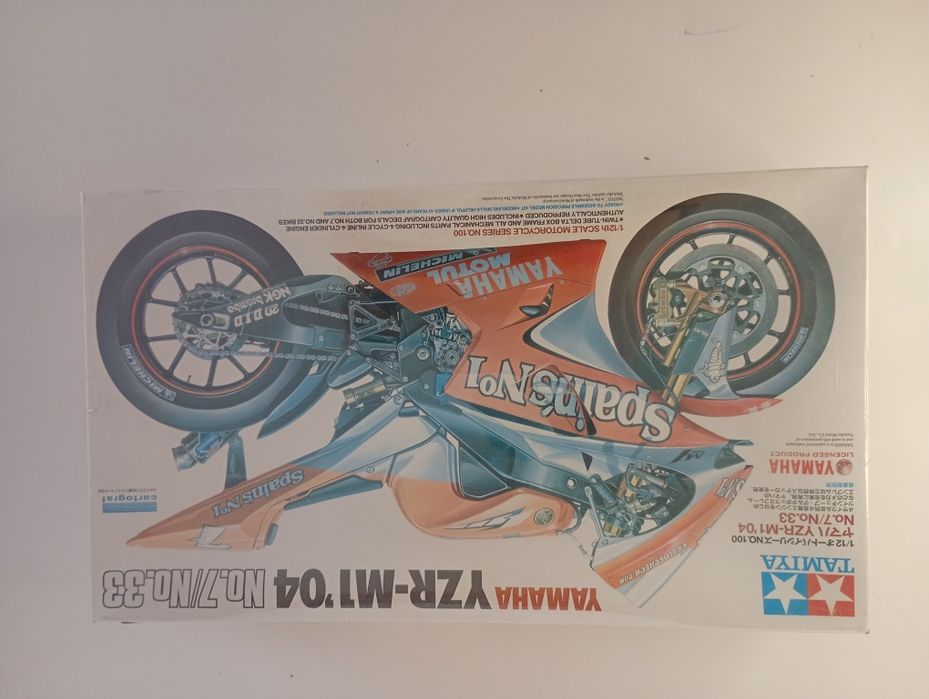 Maquete Tamiya 1/12 Yamaha YZR-M1 '04 MotoGP (Novo/Selado)
