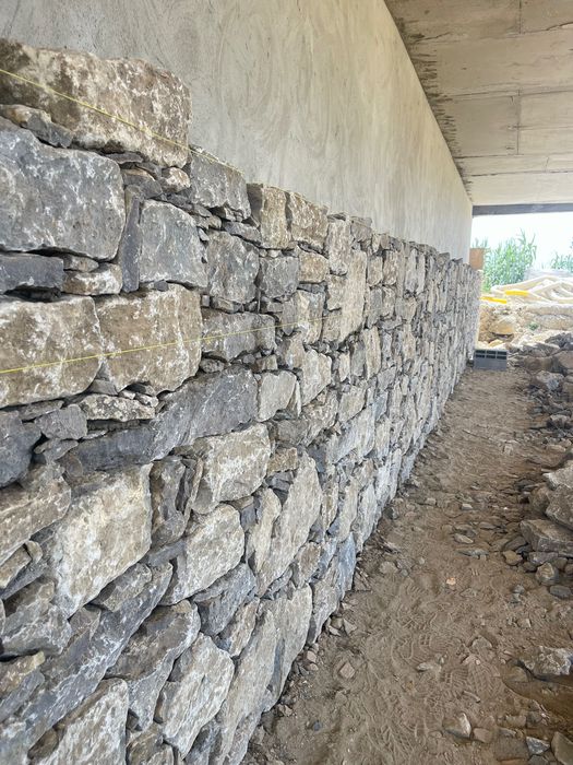 Construção de Muros em Pedra – Profissionais com Experiência