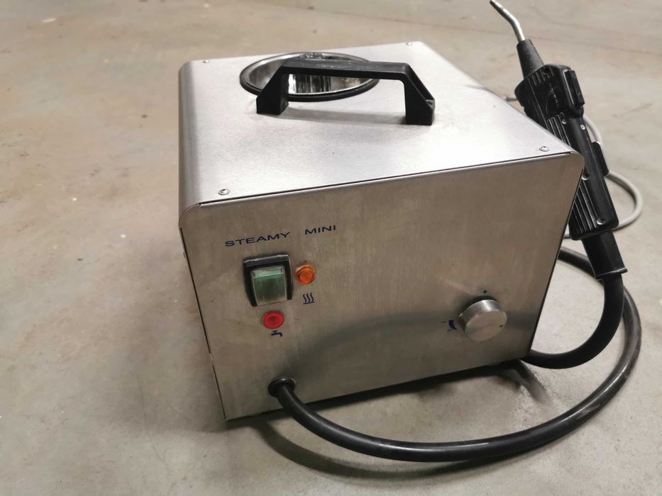 STEAMY MINI to kompaktowa wytwornica pary firmy REITEL