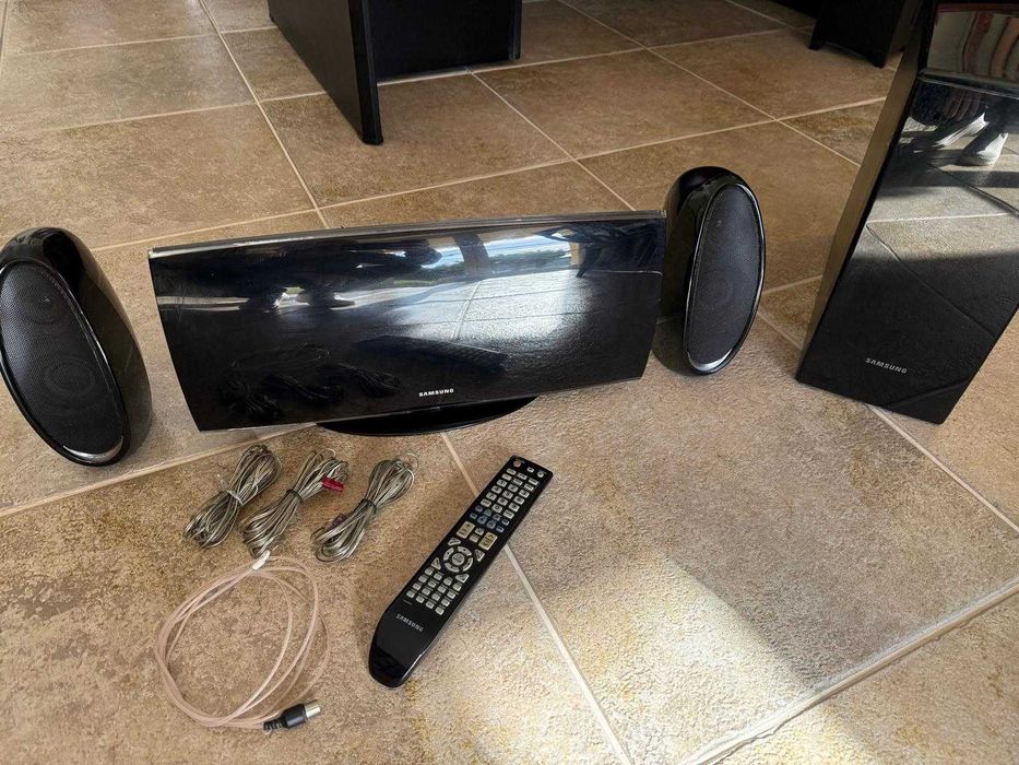 Sistema Som/Video Samsung HT-X620 - 2.1 Home Cinema